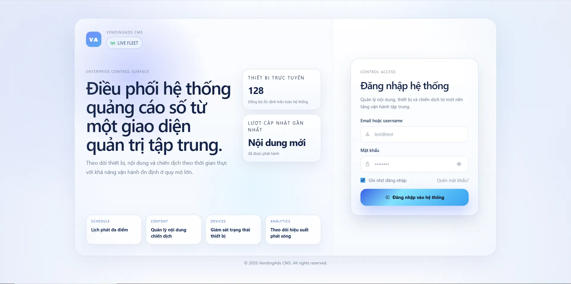 Màn hình đăng nhập VendingAds CMS với số liệu thiết bị trực tuyến
